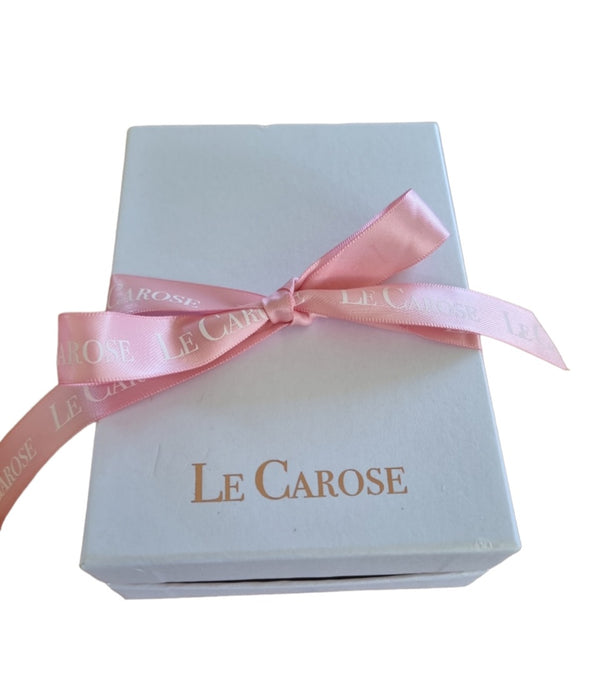 le carose white gift box with pink ribbon